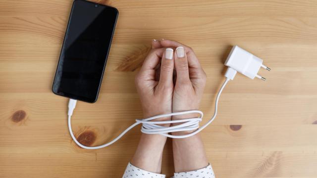 El trastorno derivado de la adicción al teléfono móvil: qué es la nomofobia y como puedo evitarla