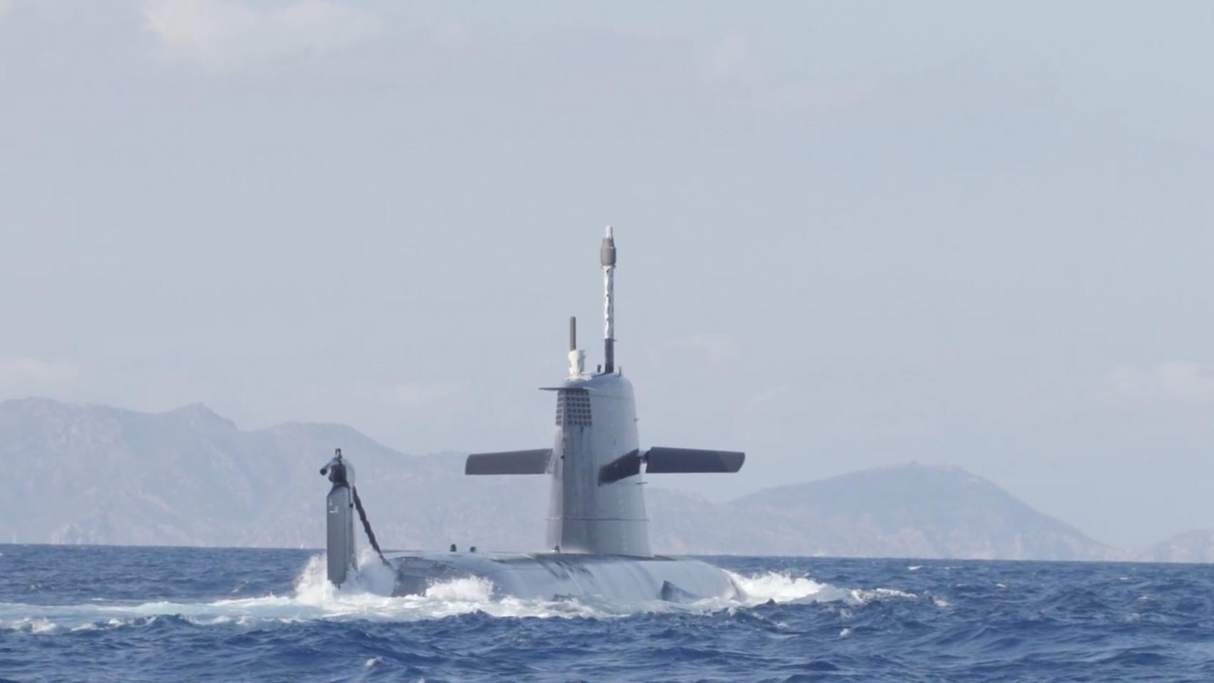 S-81 'Isaac Peral' en plenas aguas de Cartagena.