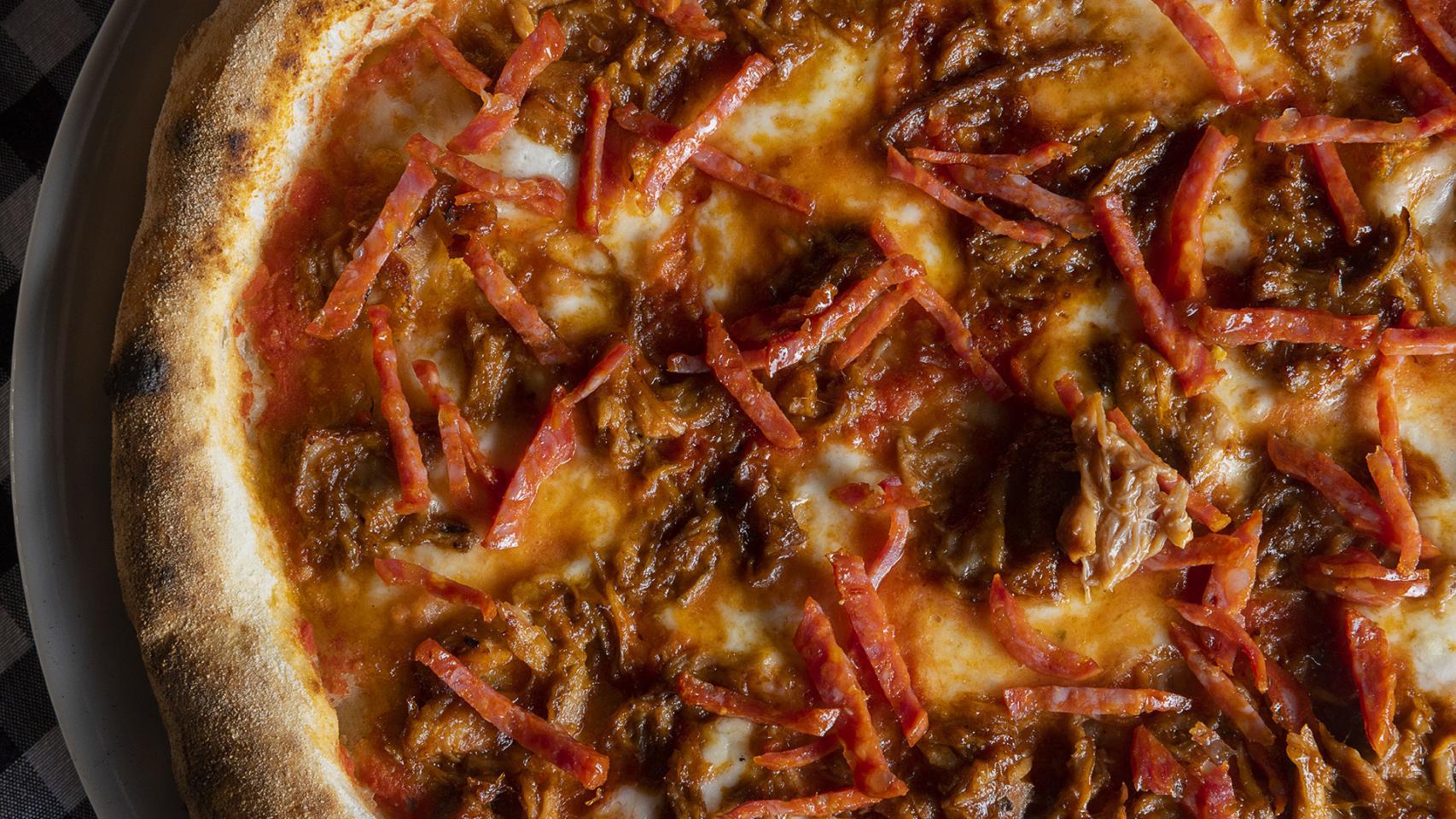 En este restaurante se come la mejor pizza barbacoa de todo Madrid