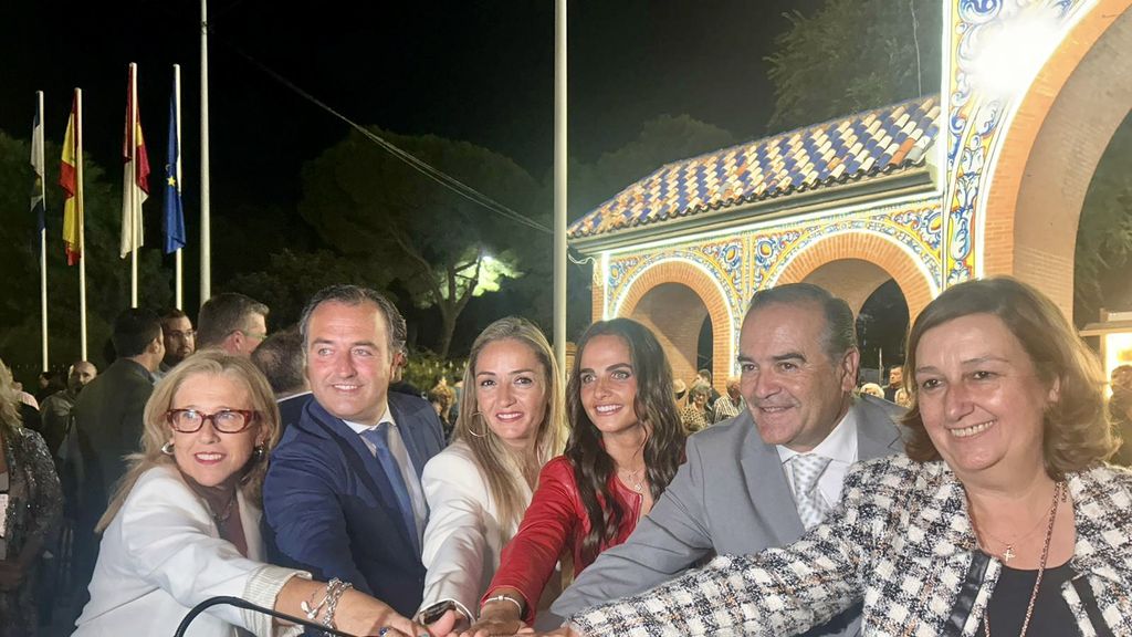 Encendido del alumbrado artístico de las Ferias de San Mateo 2023 de Talavera