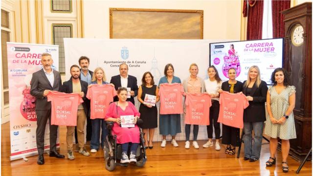 La alcaldesa, Inés Rey, en la presentación de la Carrera de la Mujer 2023