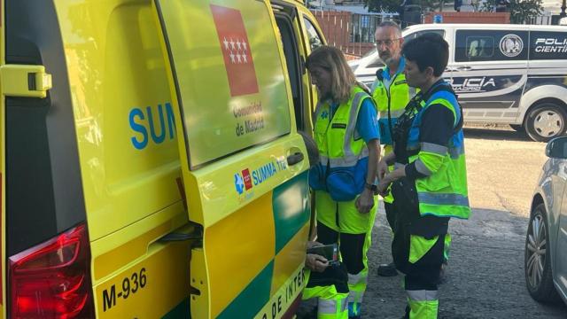 Efectivos del Summa 112 en el lugar de los hechos.
