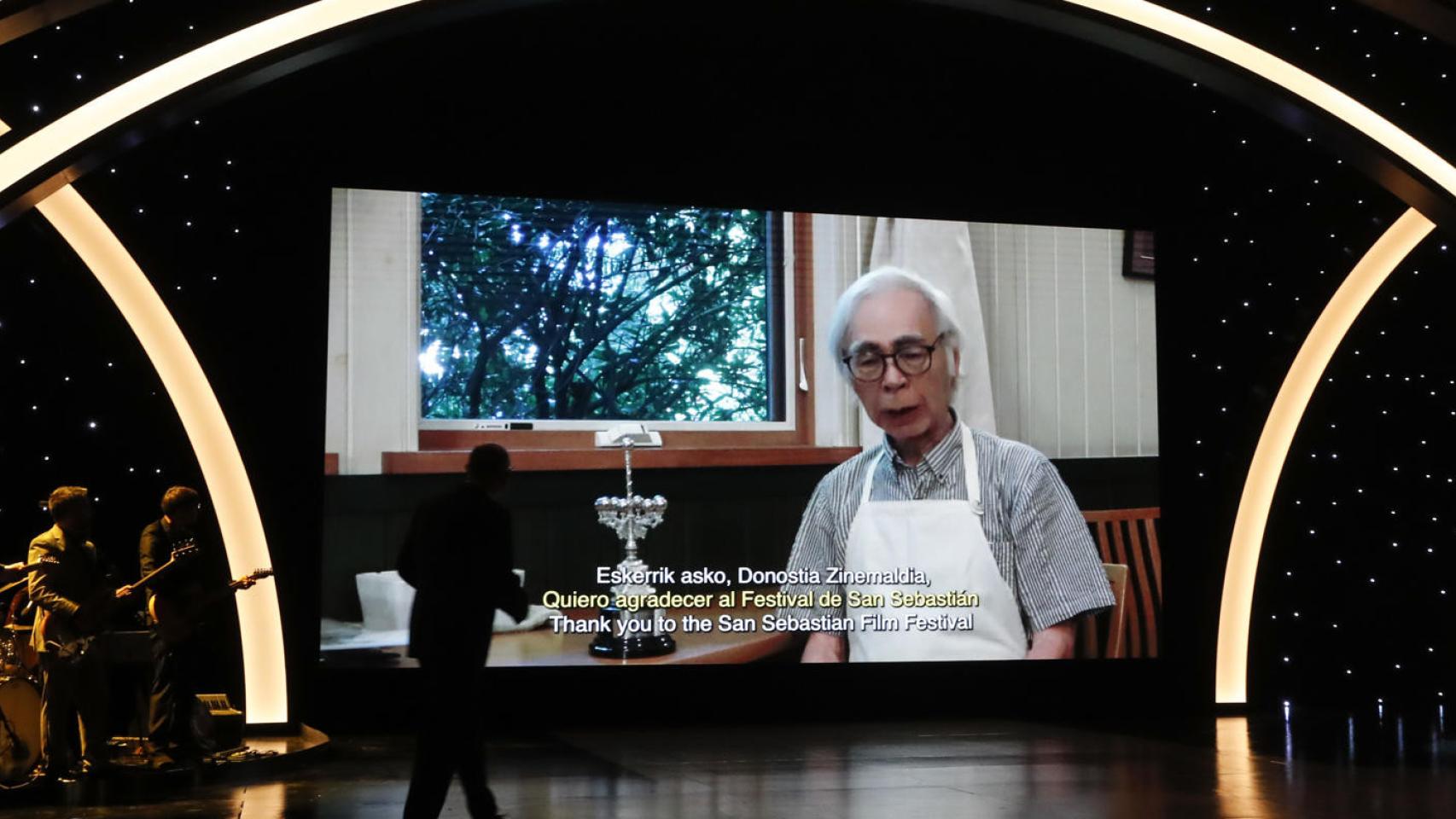 EL vídeo con el que Miyazaki agradecía el Premio Donostia. Foto: EFE/ Juan Herrero