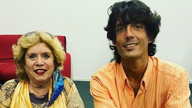 Alejandro Jiménez, el hijo de María Jiménez, junto a la artista en una fotografía de sus redes sociales.