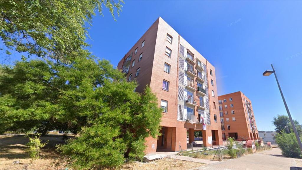 Los dos bloques okupados de la calle Praga, en Alcorcón.