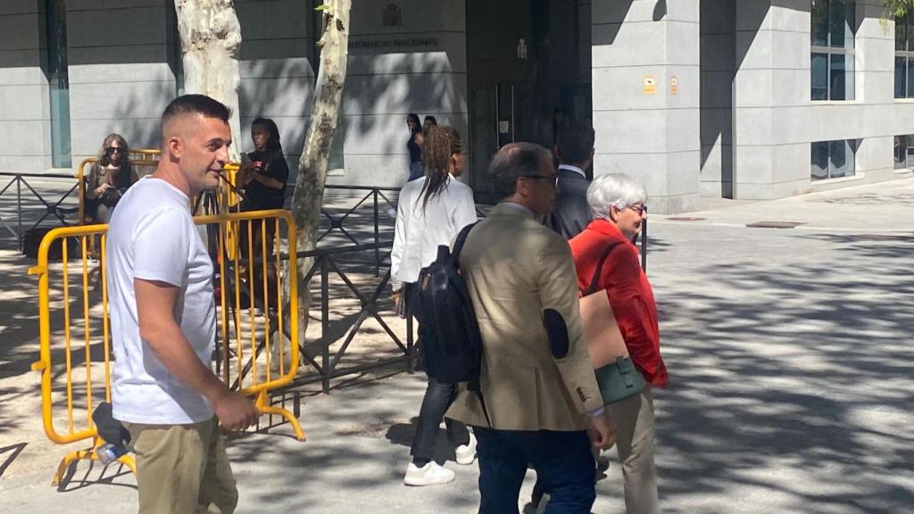 Rafa Hermoso, de camiseta blanca.