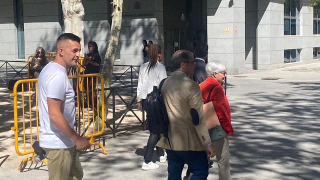 Rafa Hermoso, de camiseta blanca.