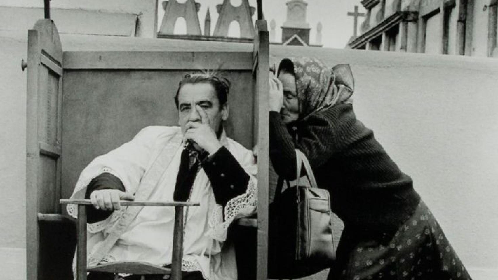 'La confesión' de la serie España oculta (1980-1990) de Cristina García Rodero que se podrá ver en la nueva temporada del Círculo de Bellas Artes.