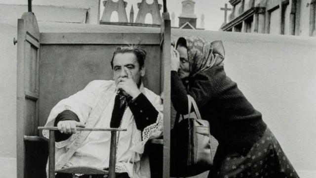 'La confesión' de la serie España oculta (1980-1990) de Cristina García Rodero que se podrá ver en la nueva temporada del Círculo de Bellas Artes.