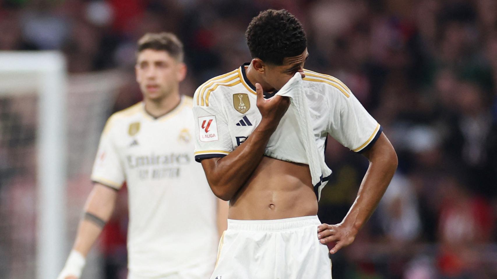 Bellingham se lamenta durante el derbi ante el Atlético