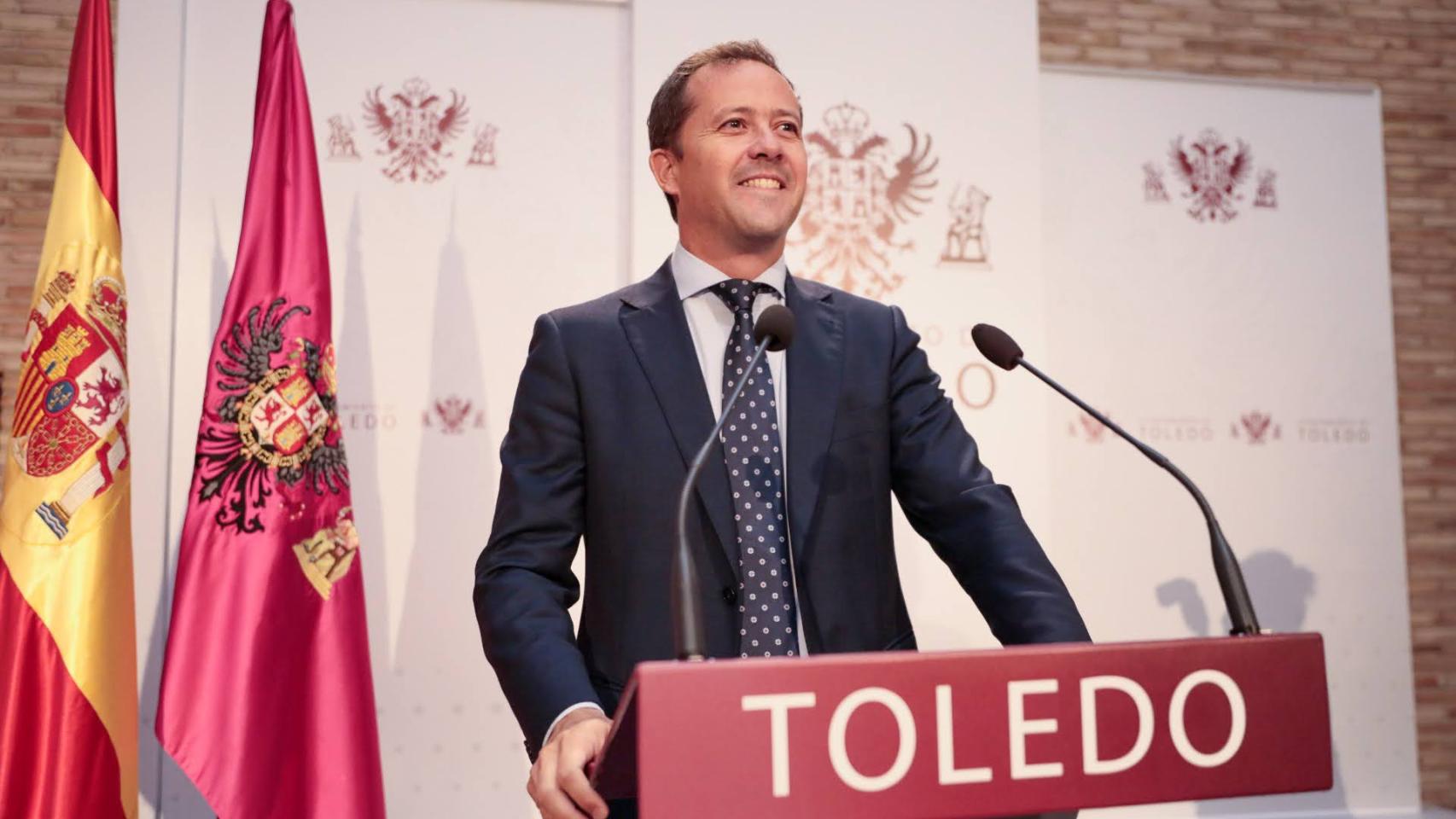 Carlos Velázquez, alcalde de Toledo, durante el balance de sus primeros 100 días en el cargo.