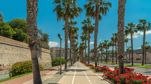 La Gran Vía de La Manga: la calle más larga de España es murciana y mide 19 kilómetros.