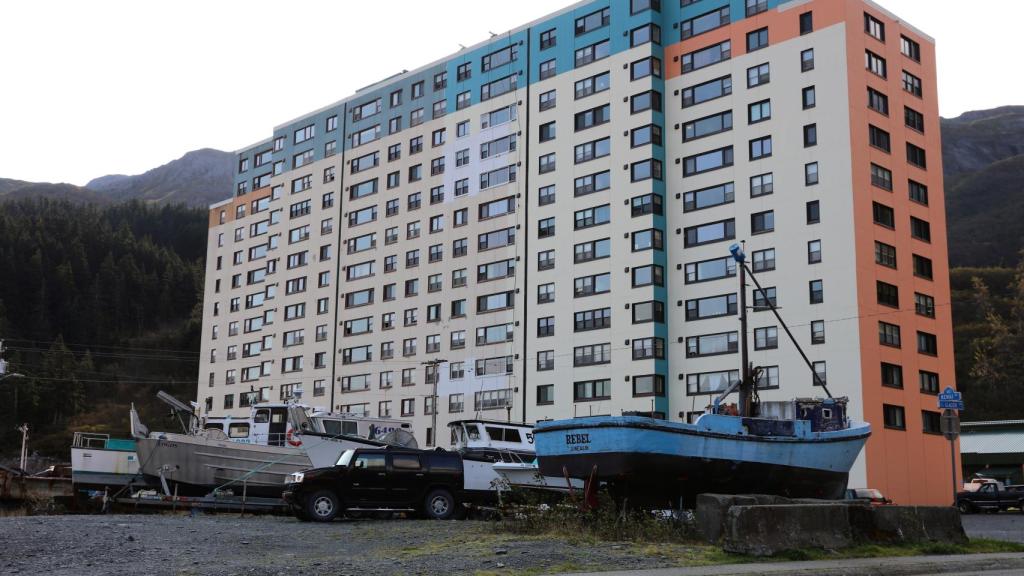 Las Torres Begich, en Whittier, Alaska (Estados Unidos).