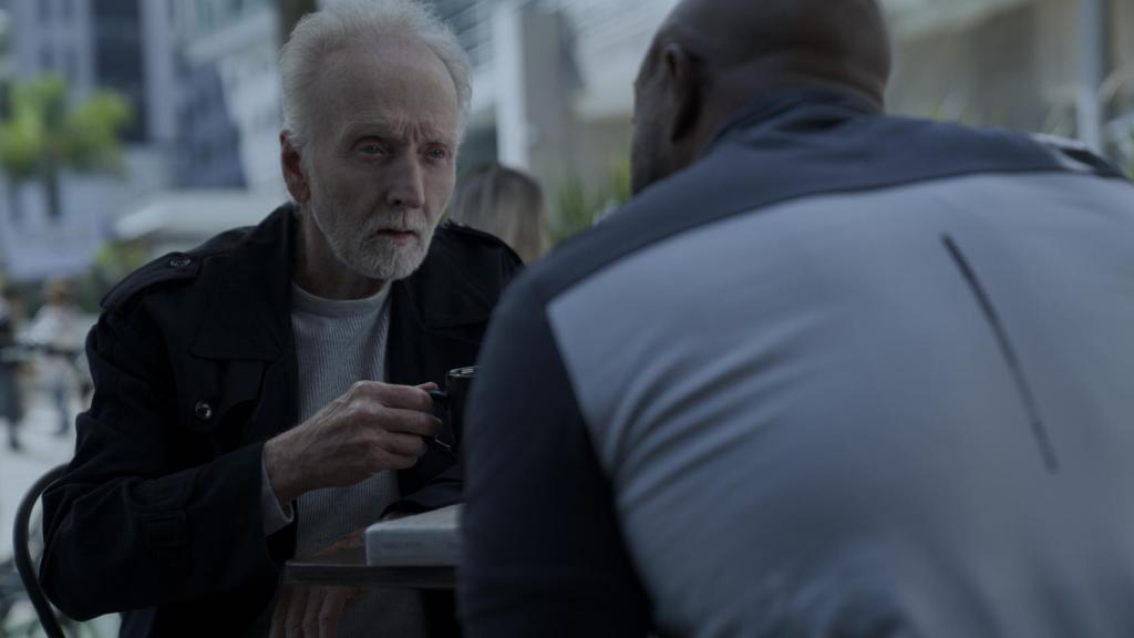 Dos de los protagonistas de la escena postcréditos aparecen en las primeras secuencias del filme.