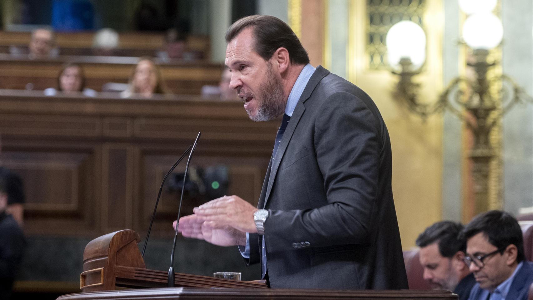 El exalcalde de Valladolid Óscar Puente, este martes en el debate de investidura de Alberto Núñez Feijóo.