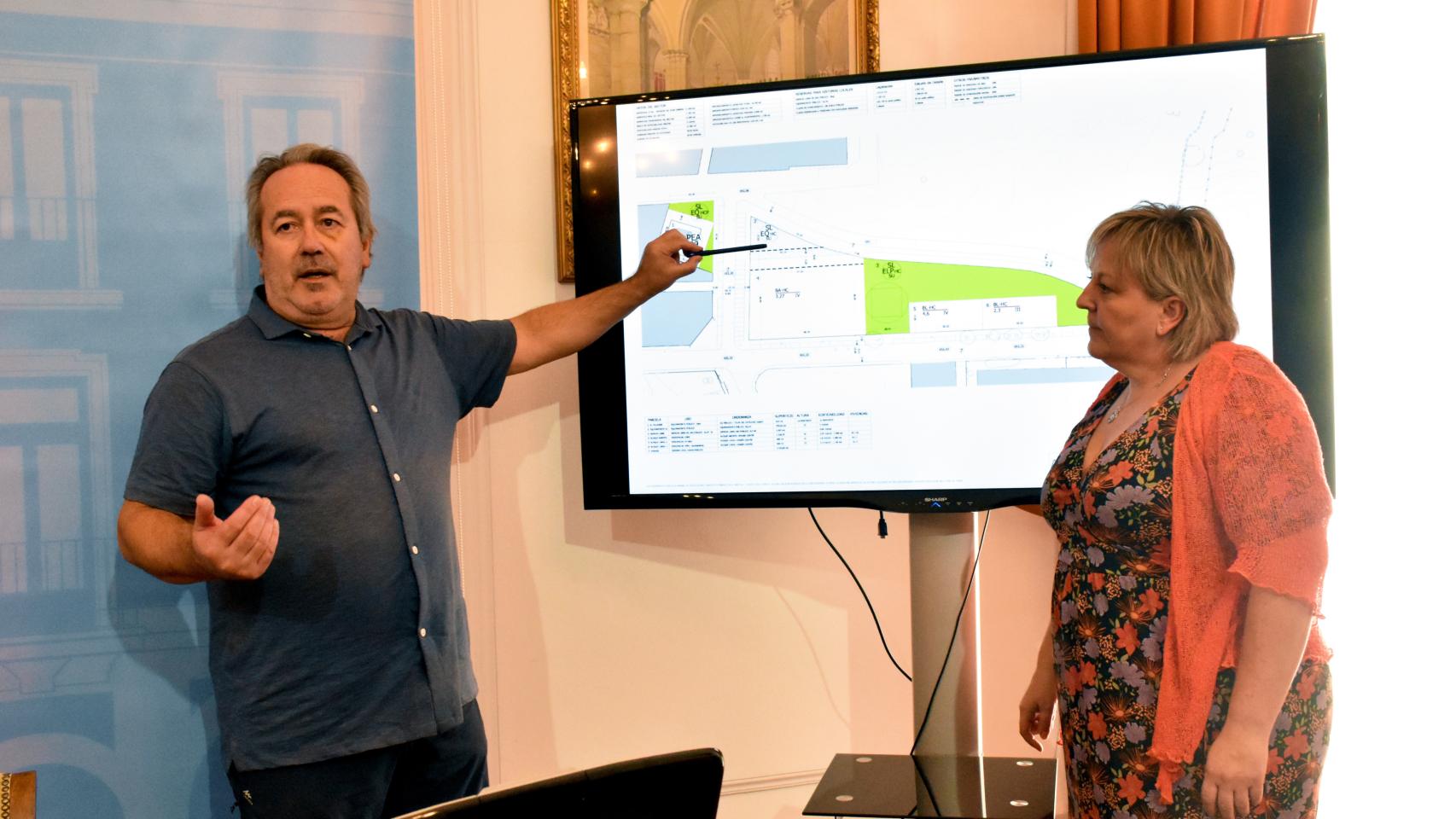 Francisco Guarido explica el proyecto en El Polvorín de Los Bloques