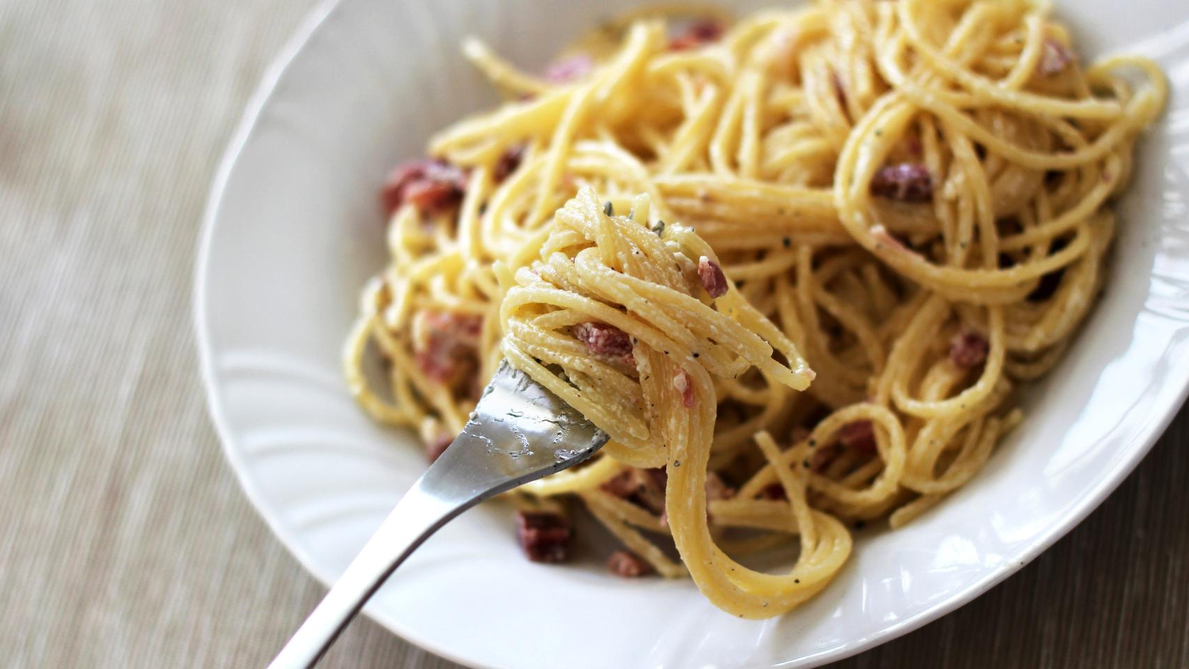 Un plato de pasta.
