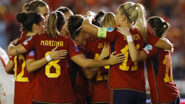 La selección femenina celebra uno de los goles ante Suiza.