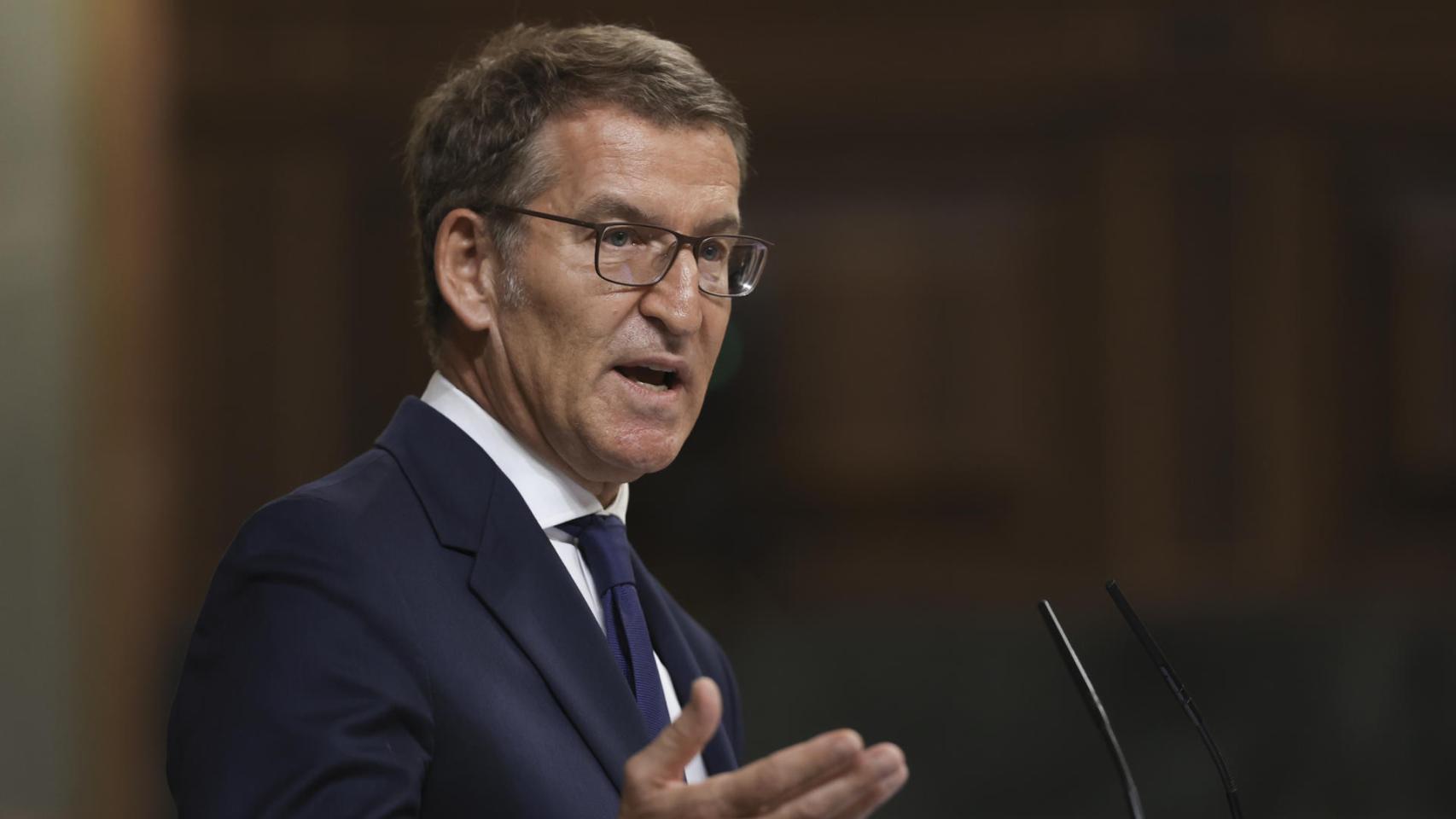 El líder del PP, Alberto Núñez Feijóo, este martes en su sesión de investidura.