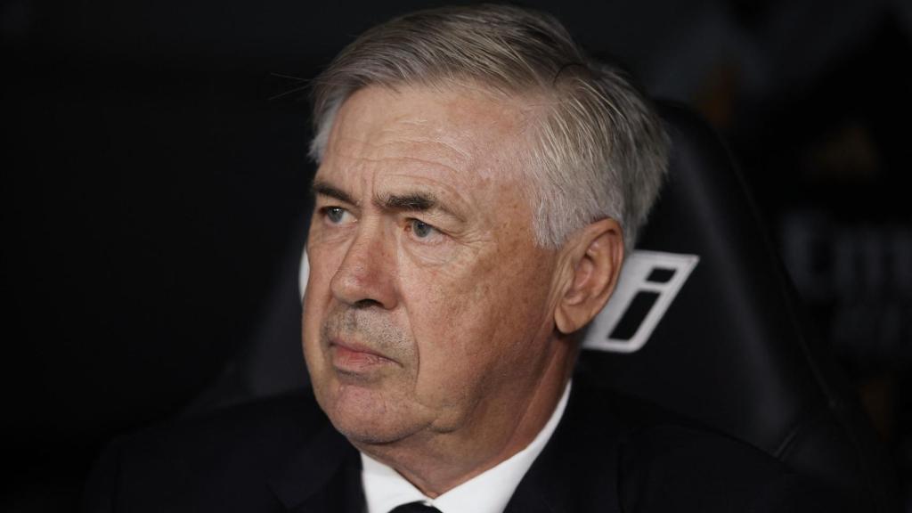 Ancelotti, en el banquillo durante el partido ante Las Palmas.