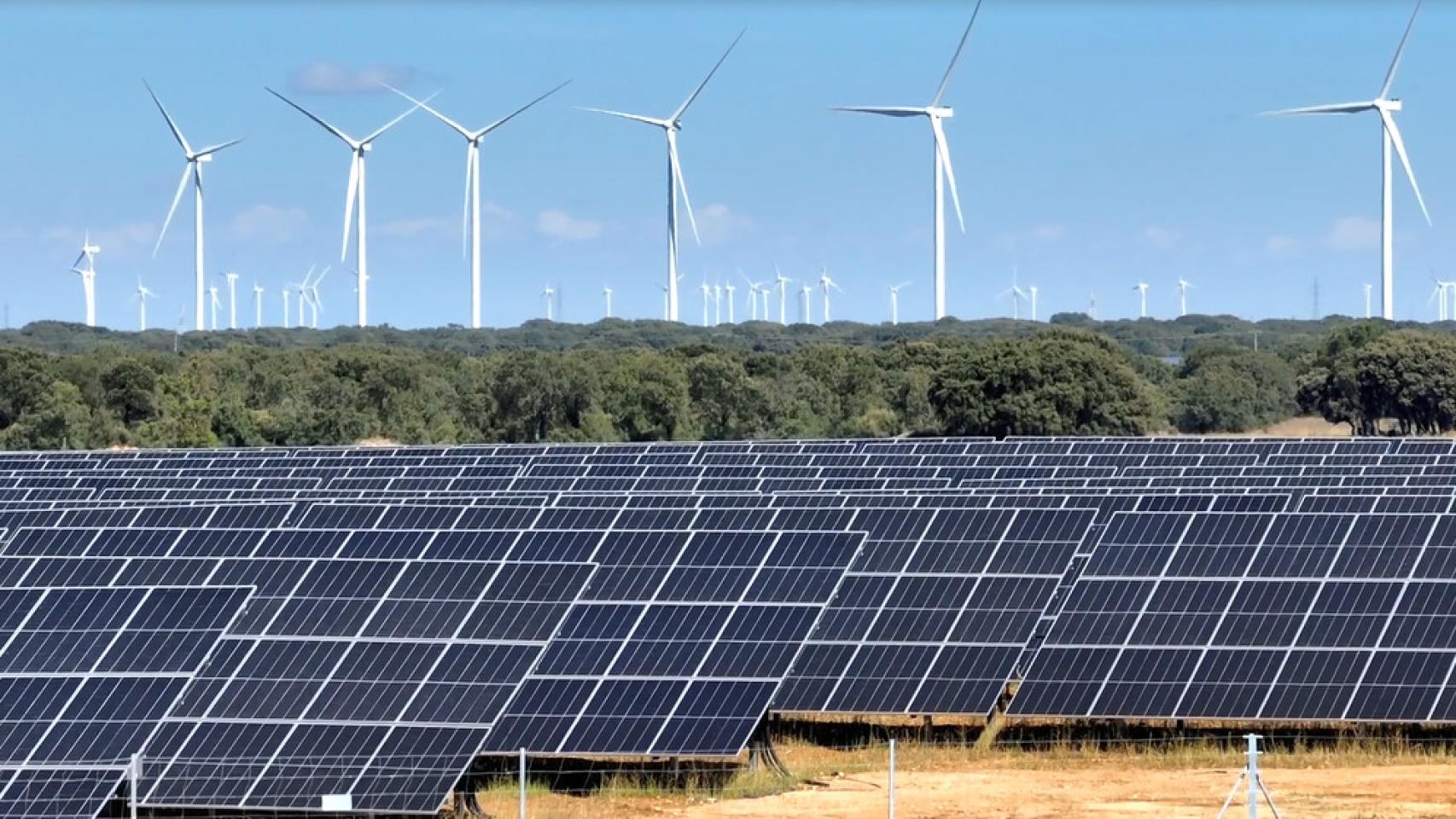 Imagen de la planta híbrida eólica y solar ubicada en la provincia de Burgos.