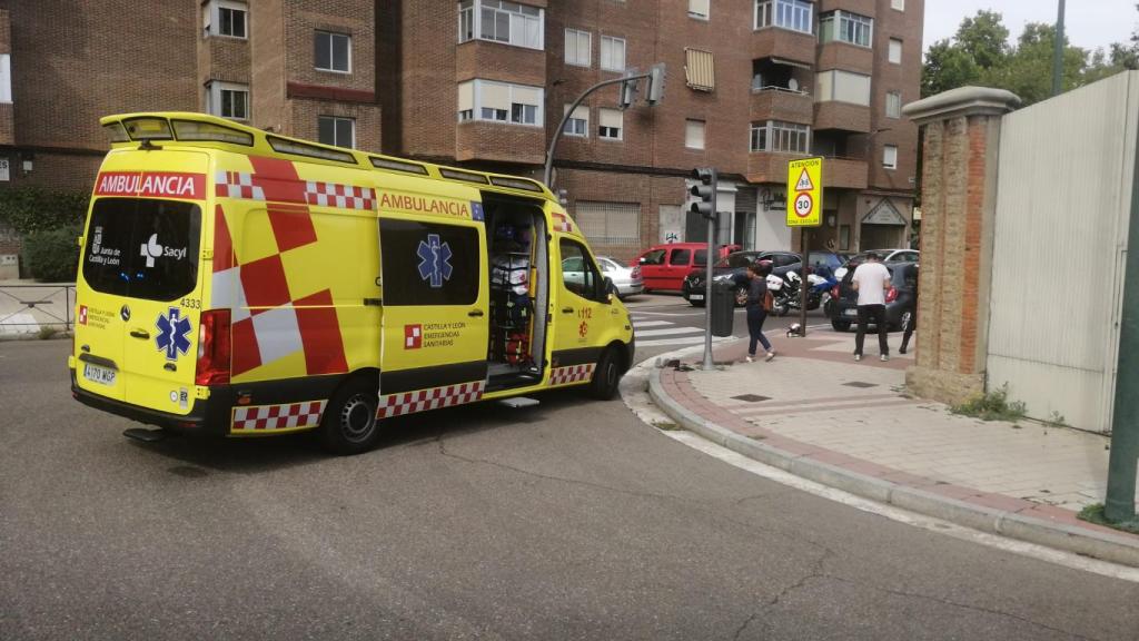 Imagen de la caída de un motorista, uno de los accidentes registrados en Valladolid