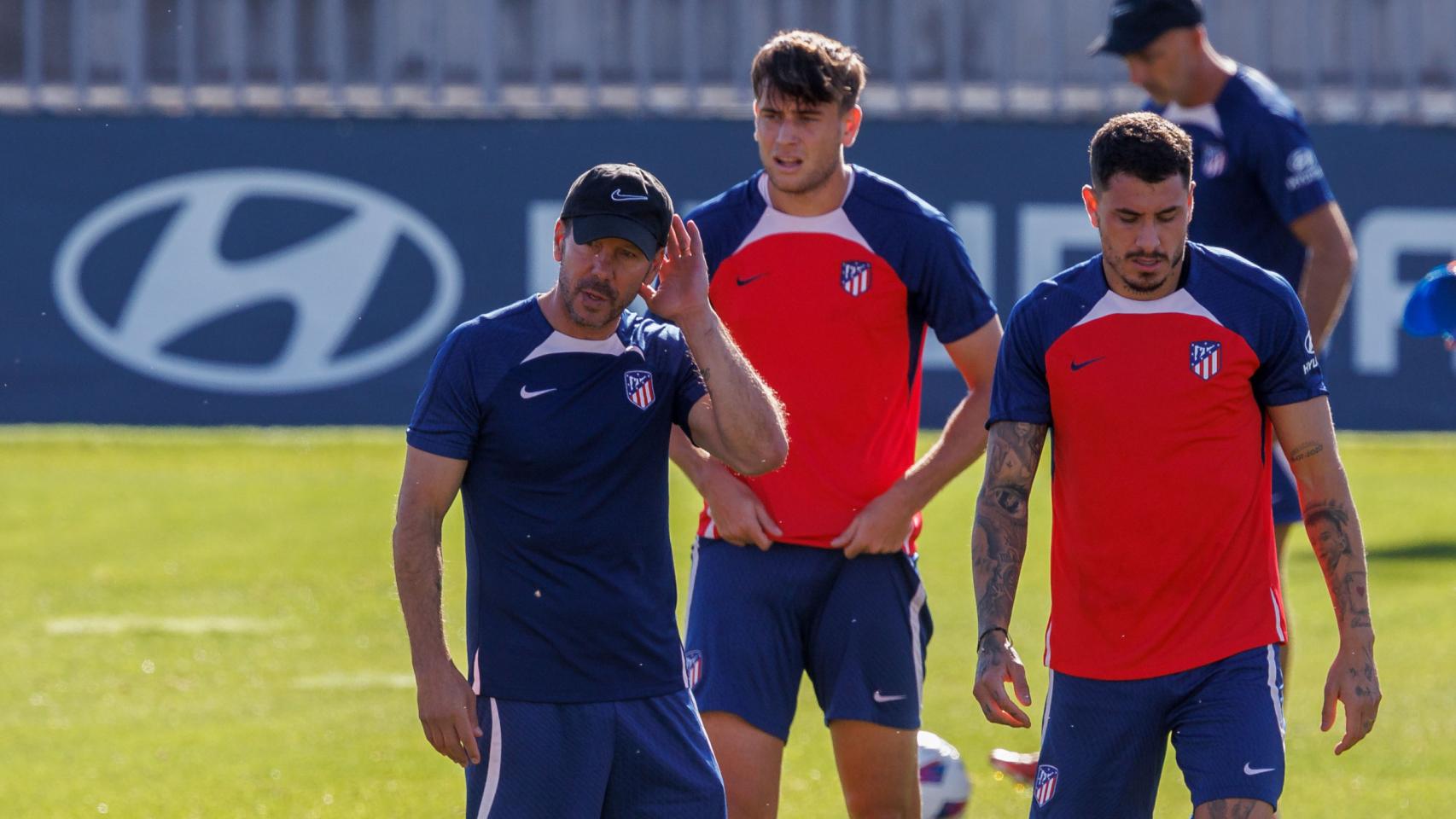 Simeone, durante un entrenamiento del Atlético de Madrid