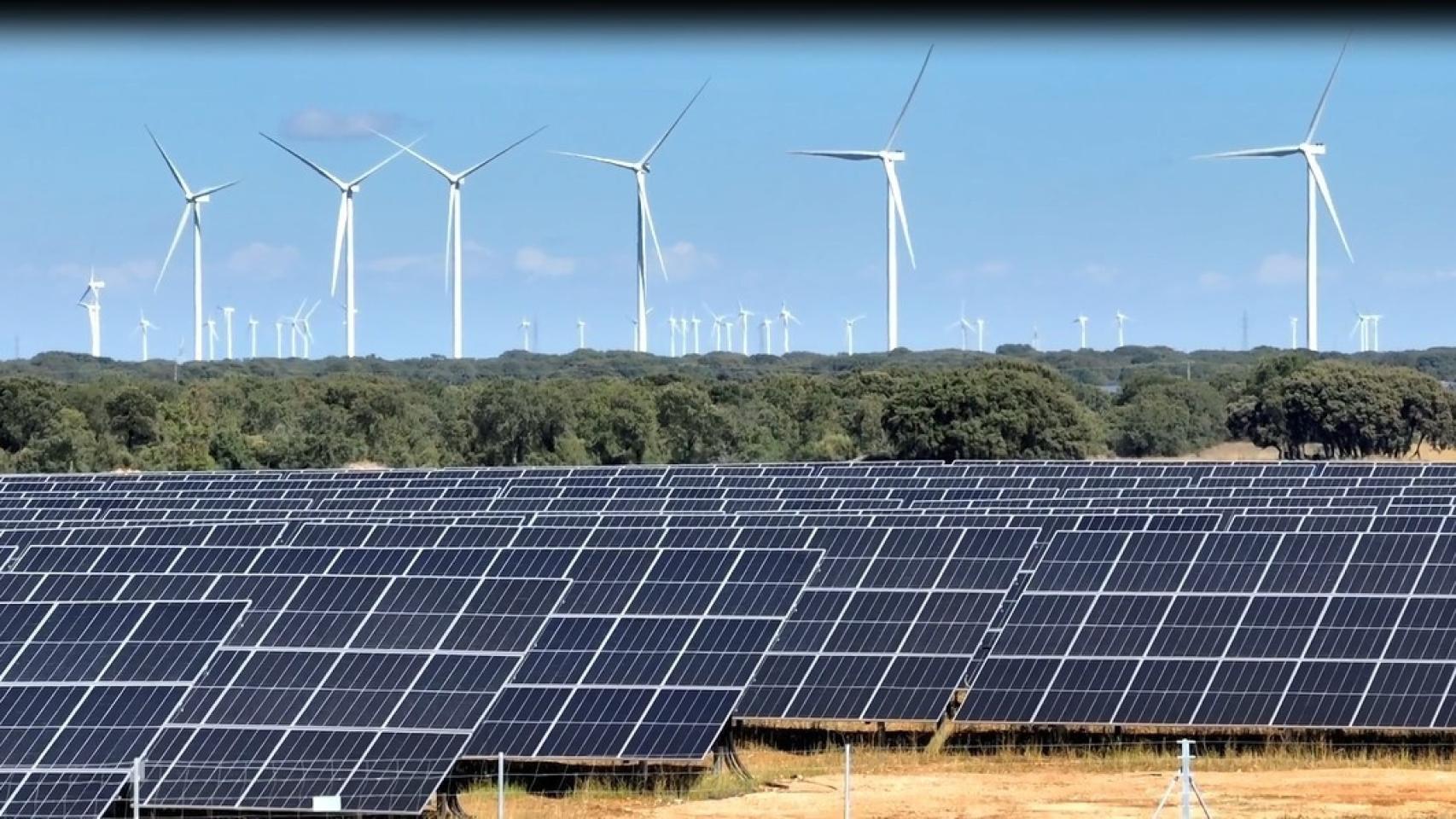 Iberdrola concluye la construcción en CyL de la primera planta híbrida eólica y solar de España.