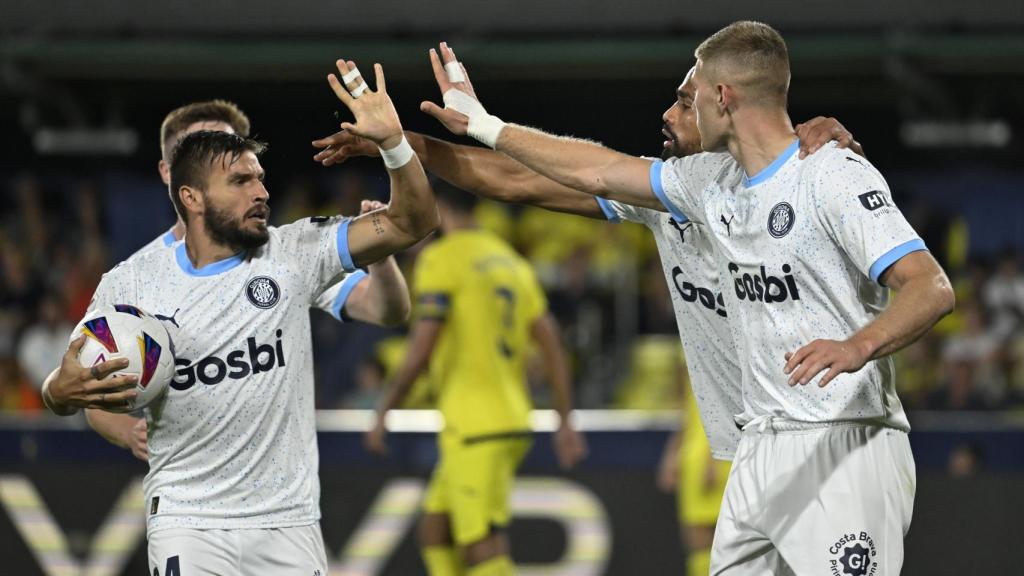 Los futbolistas del Girona celebran un gol contra el Villarreal.