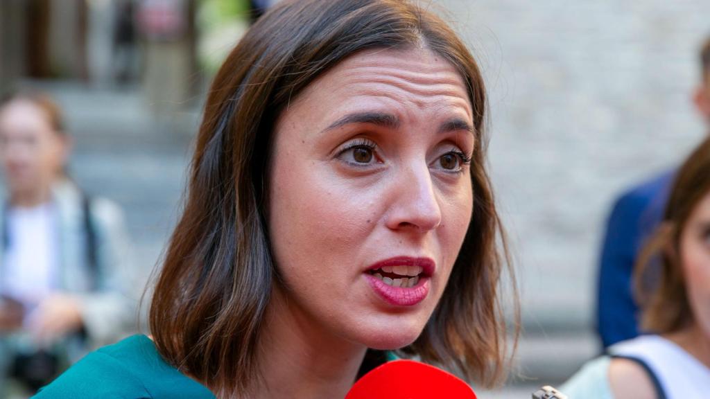 La ministra de Igualdad este jueves en Zaragoza luciendo nuevo corte de pelo.