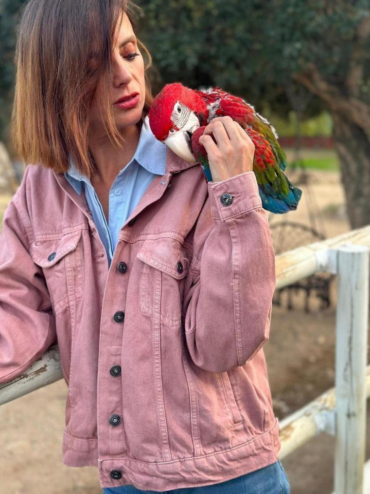 Macarena Gómez con chaqueta vaquera de Esmara.