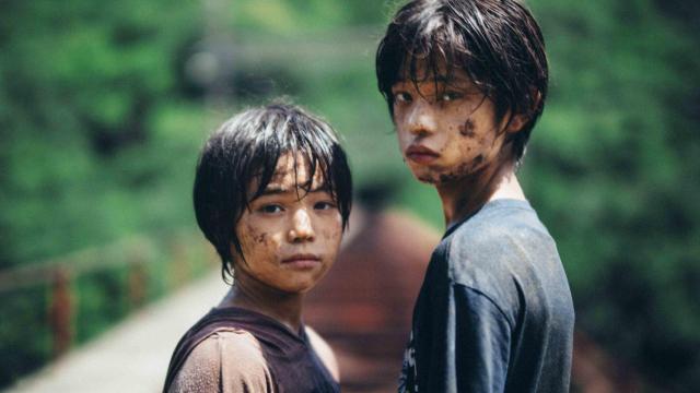 Soya Kurokawa e Hiiragi Hinata, en un momento de 'Monstruo', de Hirokazu Kore-eda.