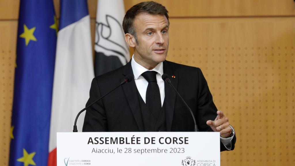 Emmanuel Macron este jueves en la isla de Córcega.