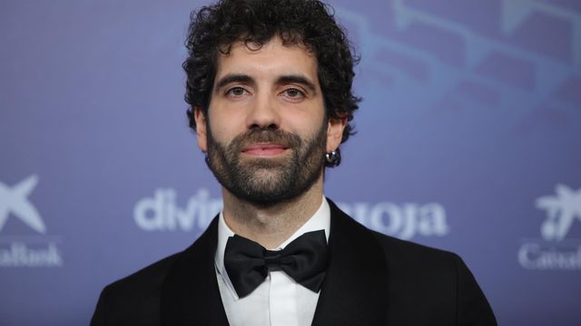 Tamar Novas en la alfombra roja de la gala de los Goya.