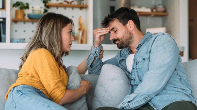 ¿Cómo convivir con alguien que siempre está de mal humor? El sencillo truco que debes seguir.