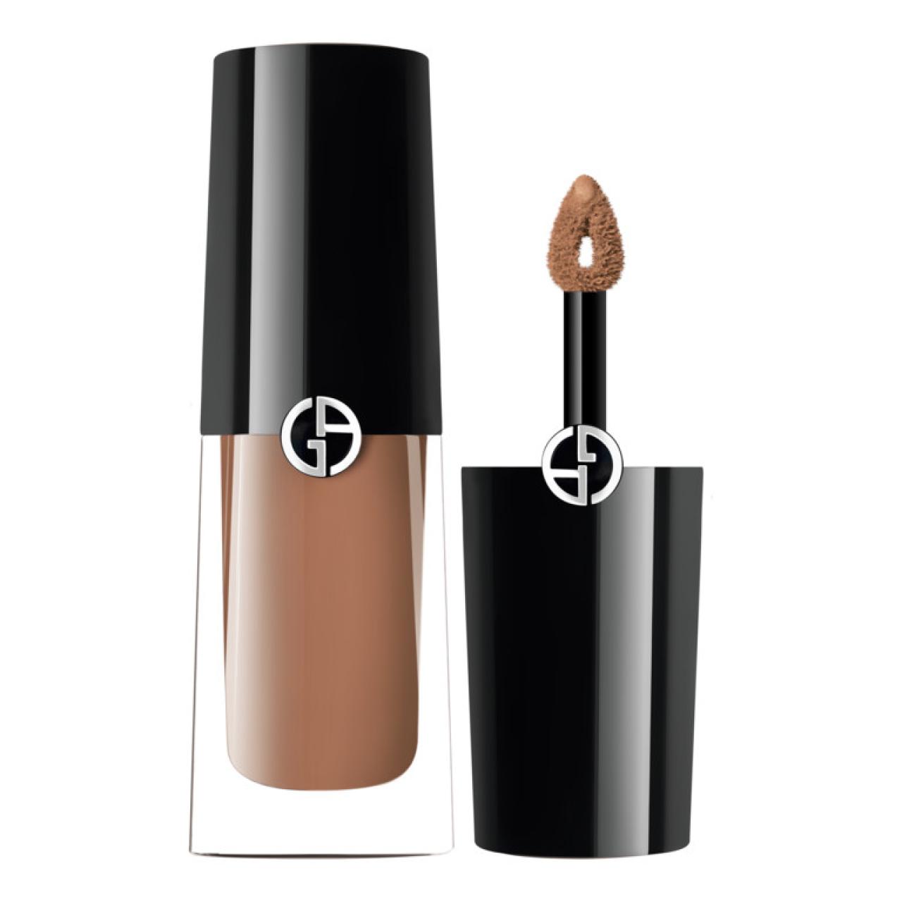 Sombra líquida Eye Tint en el tono 22M de Armani Beauty