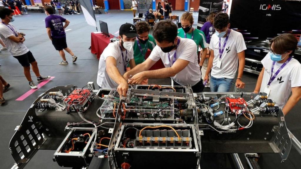 Estudiantes de Ingeniería en Sonido e Imagen en Telecomunicación.