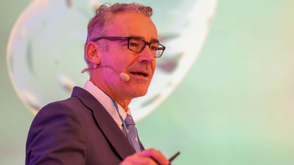 Bruno González-Zorn en su ponencia 'One Health in action: addressing antimicrobial resistance'