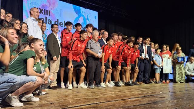 La foto de familia de los ganadores de la gala del deporte.