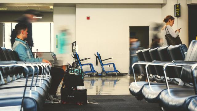 El Síndic de Greuges pide que se facilite la atención presencial y se elimine la cita previa.