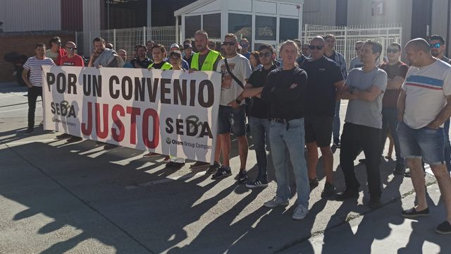 Concentración de hoy de trabajadores de SEDA a las puertas de la fábrica de Palencia