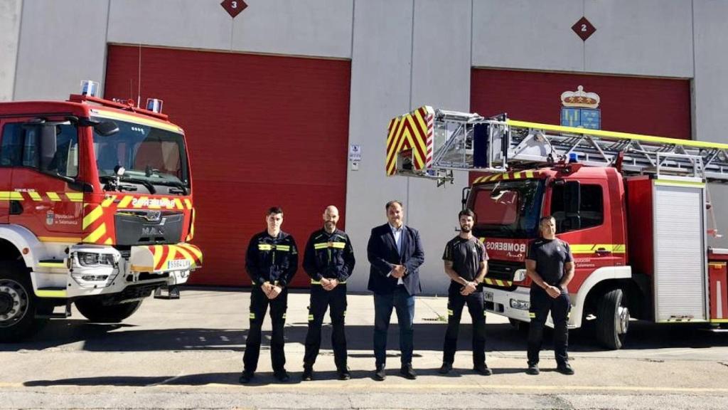 El diputado Roberto Martín visita el Parque Provincial de Bomberos de Villares de la Reina