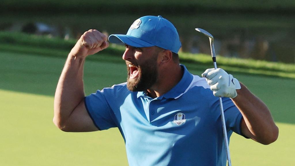 Jon Rahm celebra la victoria en su partido.