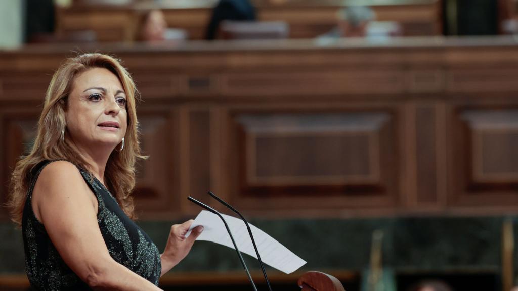 Cristina Valido, diputada de CC, en el debate de investidura de Alberto Núñez Feijóo.