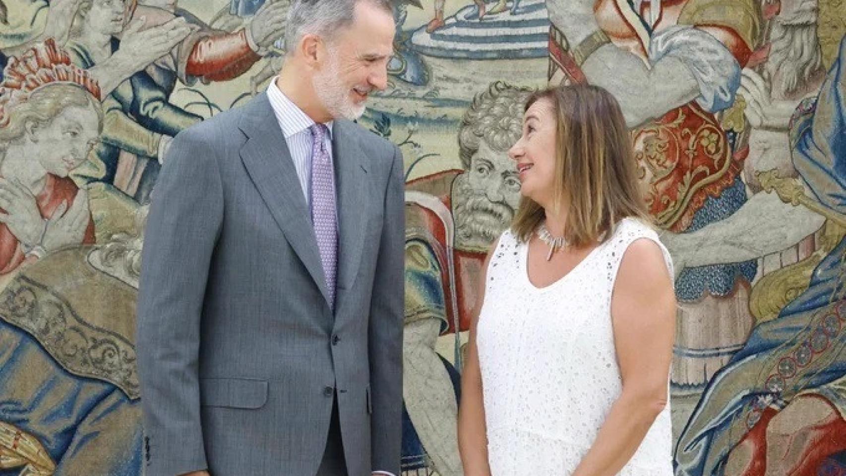 Felipe VI y Francina Armengol en una reunión en agoto.