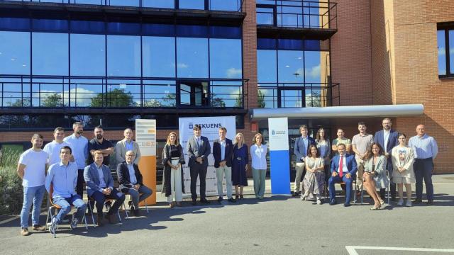 El consejero, Borja Sánchez, en compañía de empresas de base tecnológica.