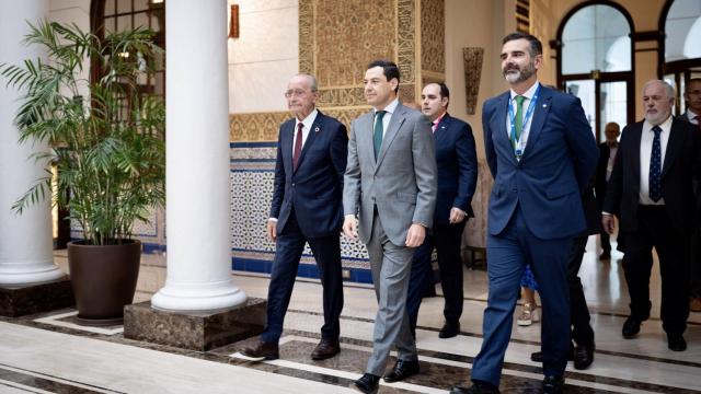 El presidente andaluz, Juanma Moreno, durante la apertura de la segunda jornada de la comisión de cambio climático, medio ambiente y energía (ENVE) del Comité Europeo de las Regiones.
