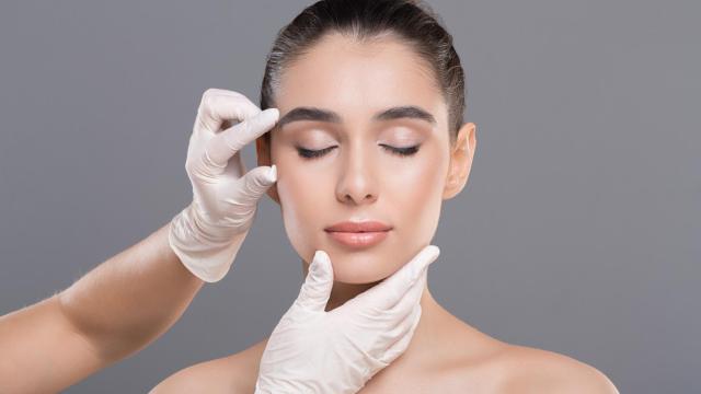 El tratamiento que aporta luz a la dermis en los centros de Carmen Navarro.