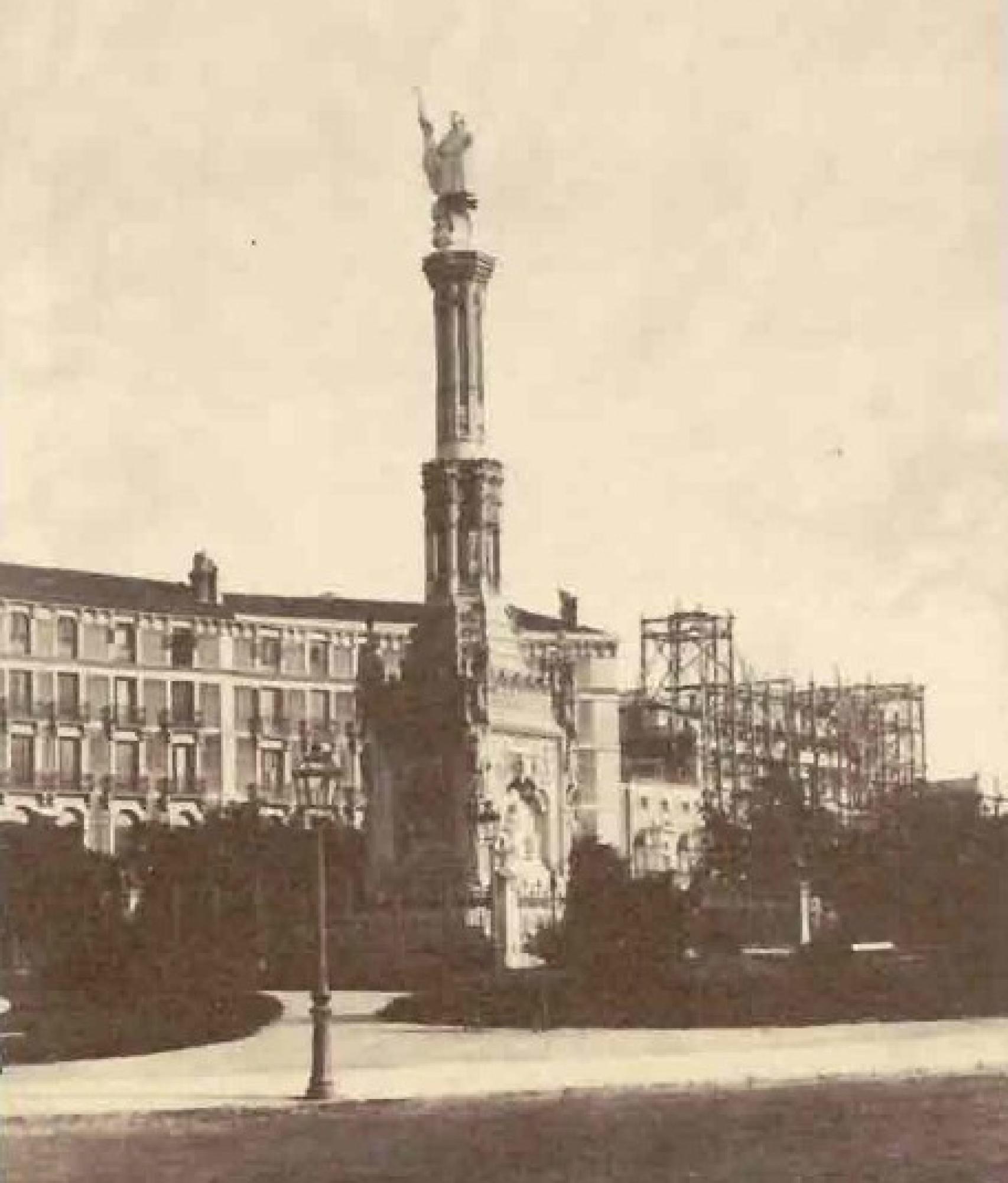 Aspecto de la estatua de Colón en 1890.