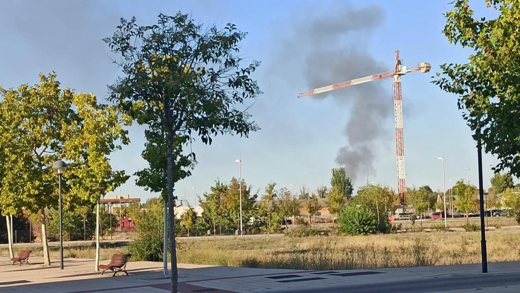 El humo es visible desde Tudela de Duero